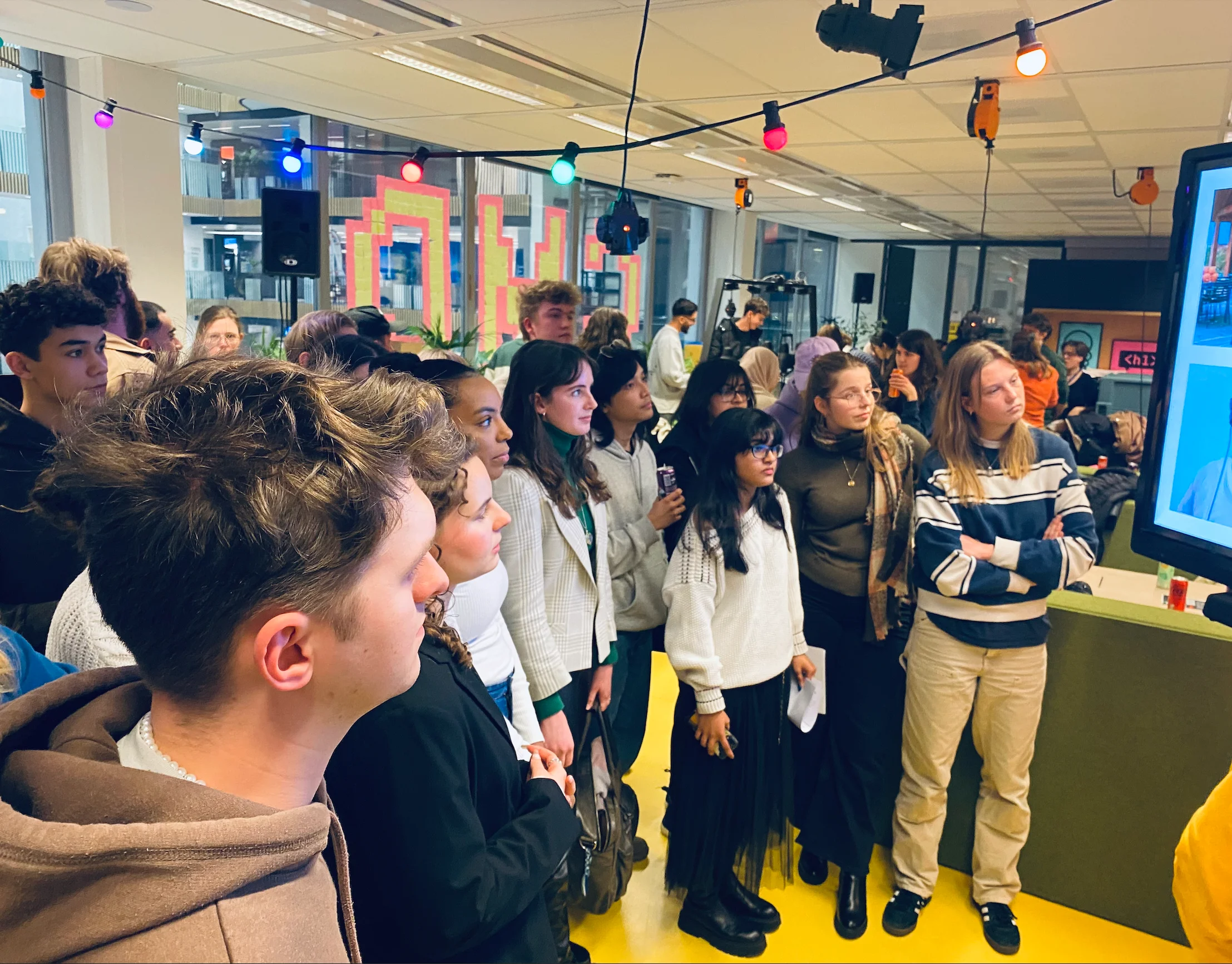 Crowd infront of a presentation